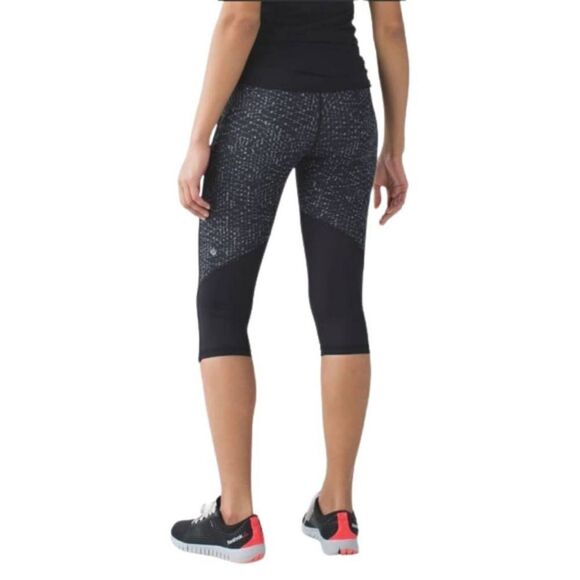 LULULEMON ATHLETICA Real Quick Crop Size 8 - Picture 1 of 1